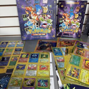 Álbum pokemon go pasta dura + set completo de 800 estampas + 9 cartas jumbo